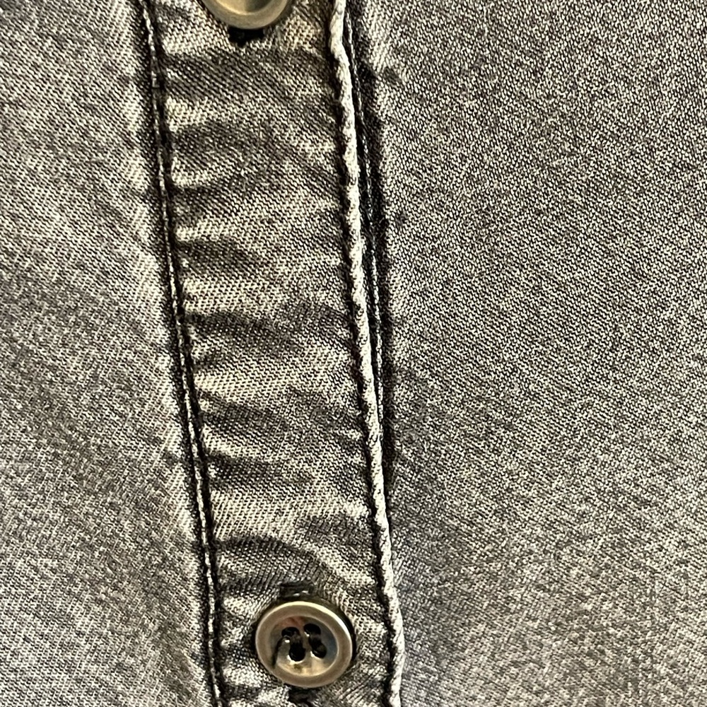 Doe & Rae Gray Button-Up Shirt - Picture 5 of 6